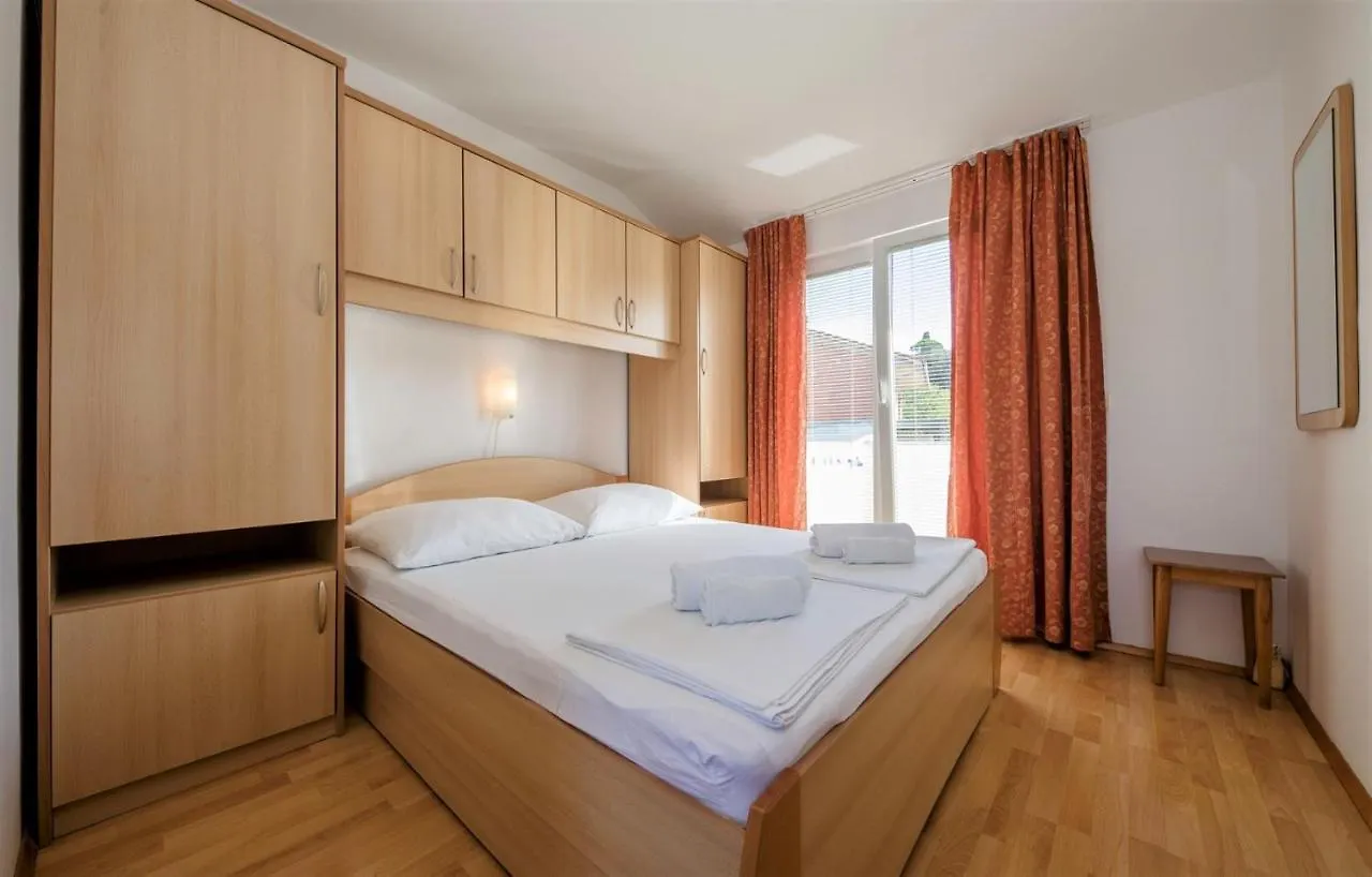 Apartments Stanicic Kampor Penzion