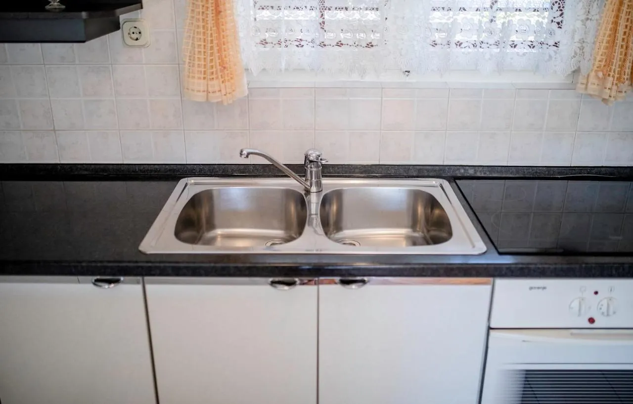 Apartments Stanicic Kampor 0*,