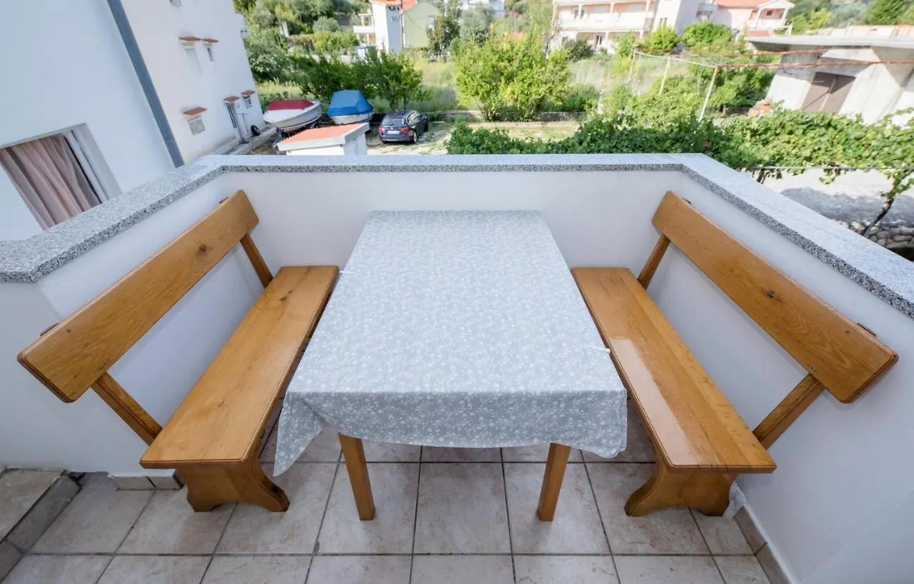 Guest house Apartments Stanicic Kampor Croatia