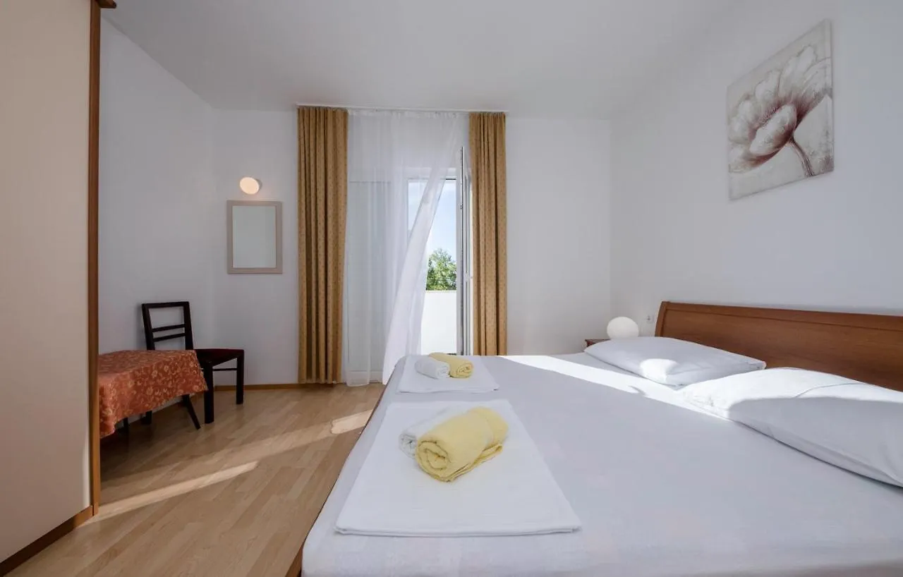 Apartments Stanicic Kampor Guest house
