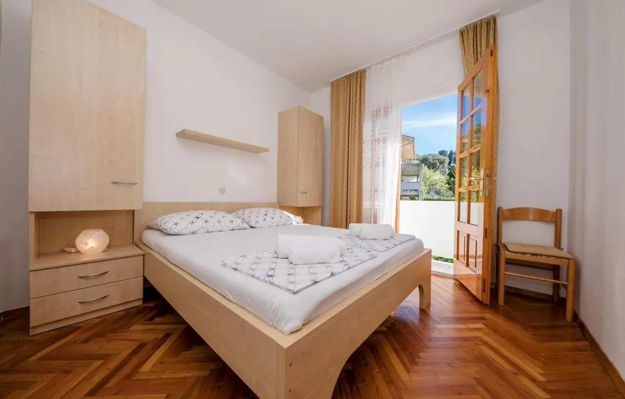 Apartments Stanicic Kampor Guest house