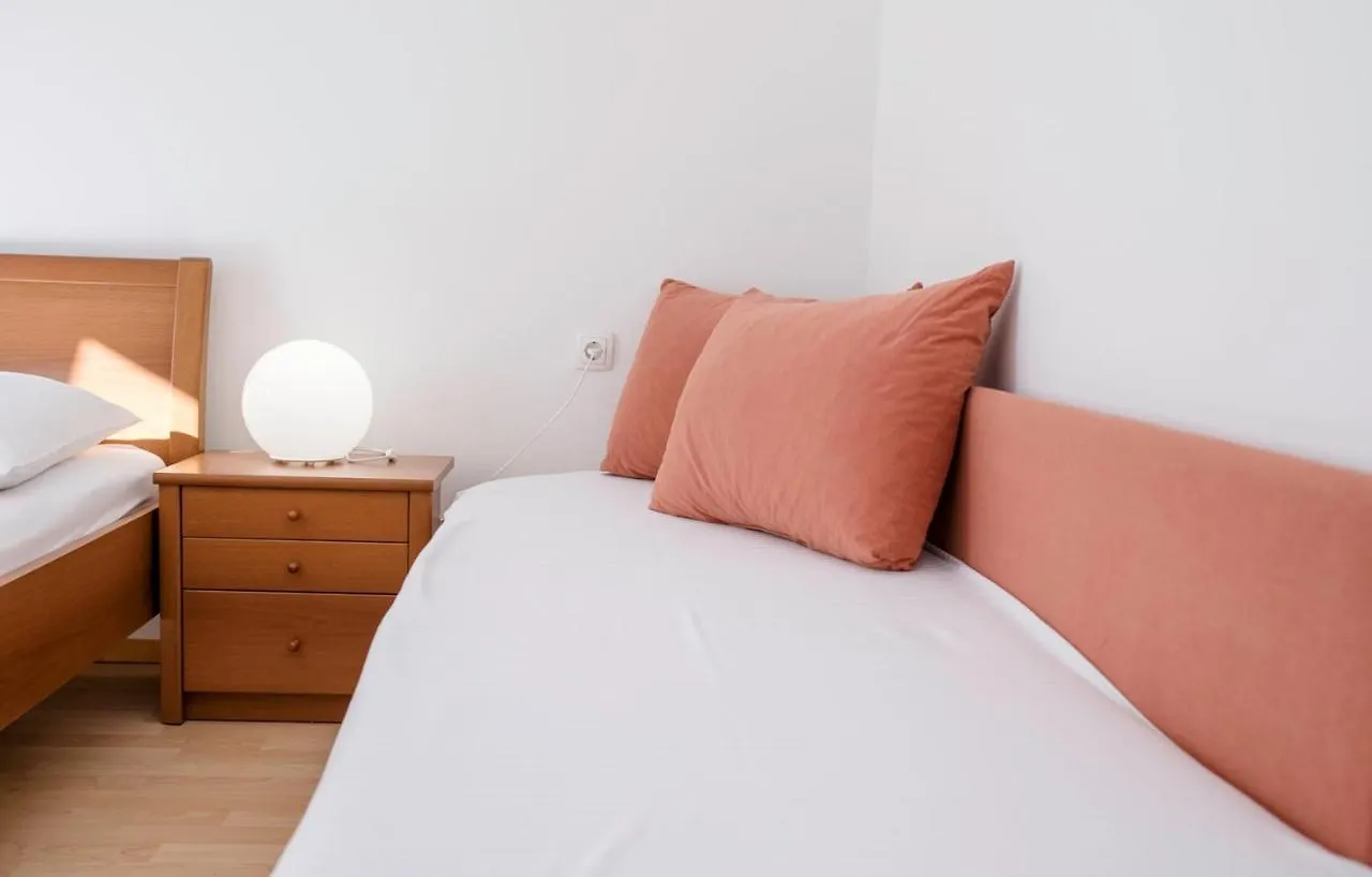 Apartments Stanicic Kampor Guest house