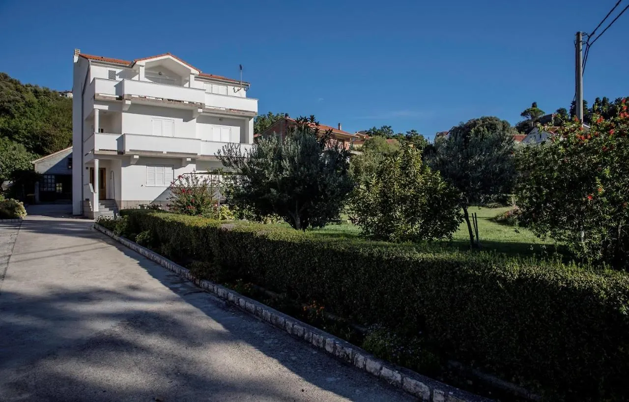 Apartments Stanicic Kampor Croatia